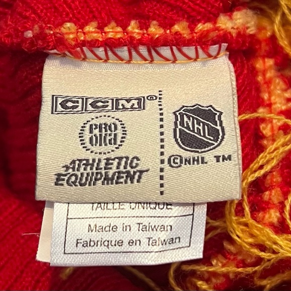 Calgary Flames NHL Cuffed Knit toque. CCM. One size fits all. - Picture 3 of 3